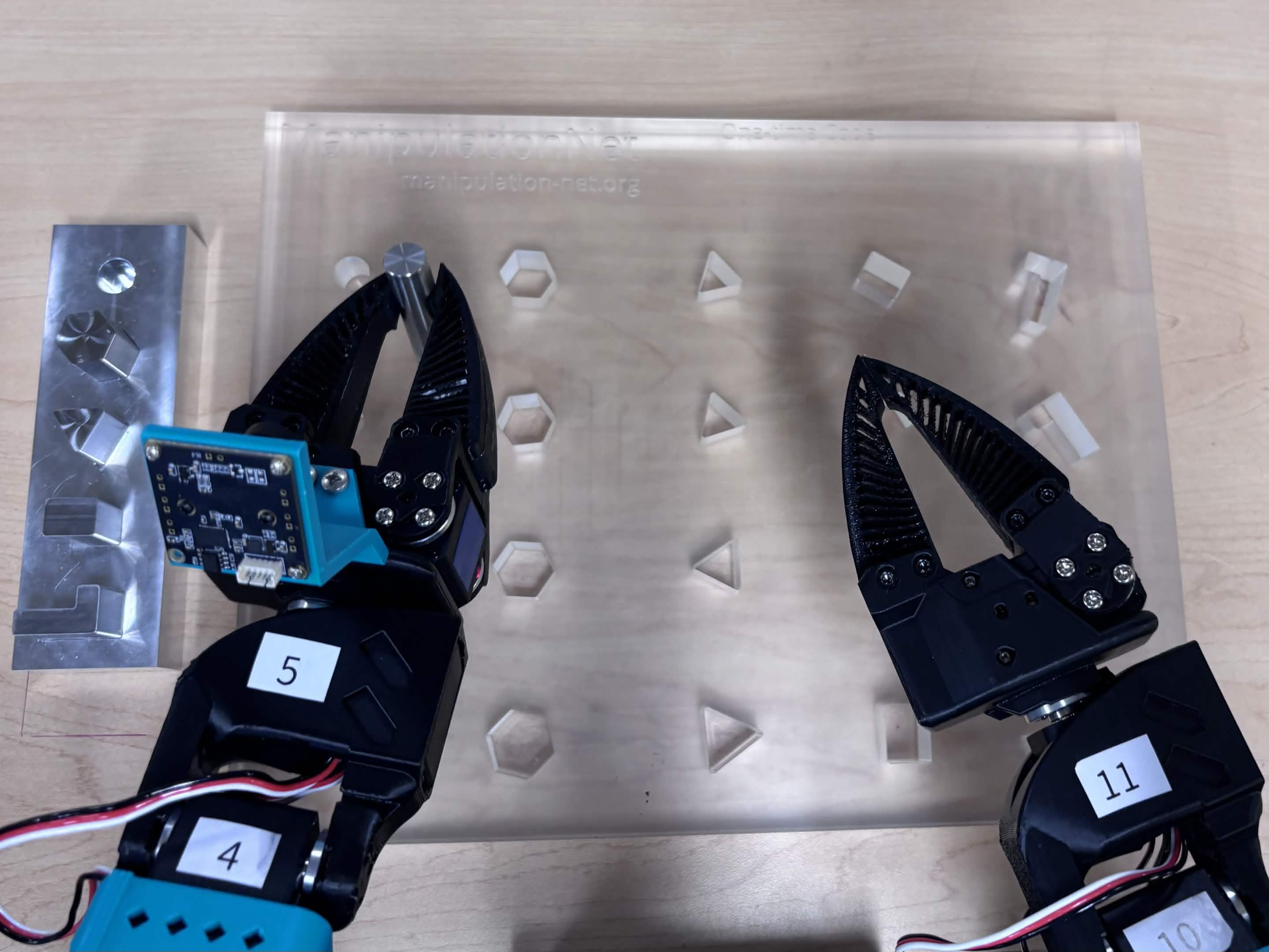 IK impelementation on peg-in-hole board, close-up